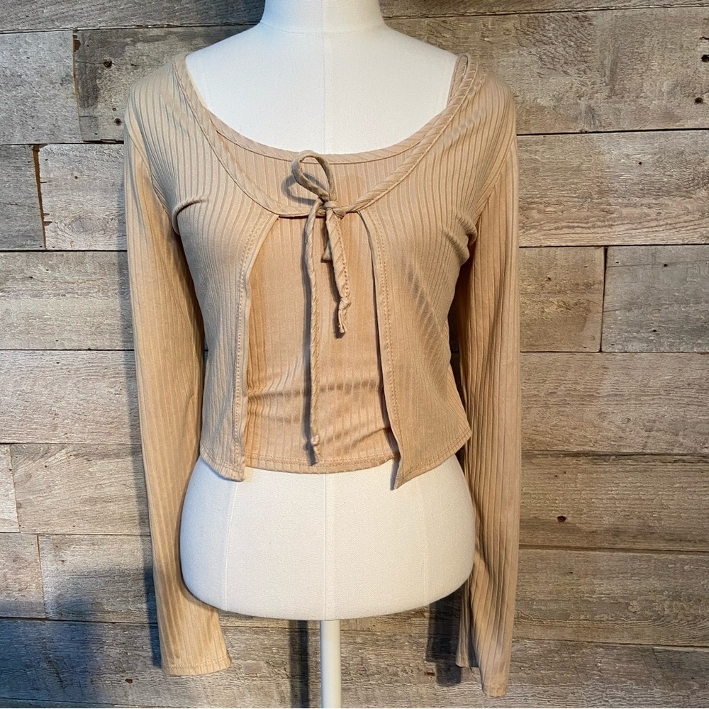 Livi by Olivia Rae women's beige  cropped ribbed tank cardigan set in size small